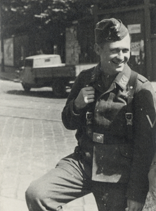 351655 Portret van de Duitse militair ( Flieger ) Heinz Mertins te Utrecht.